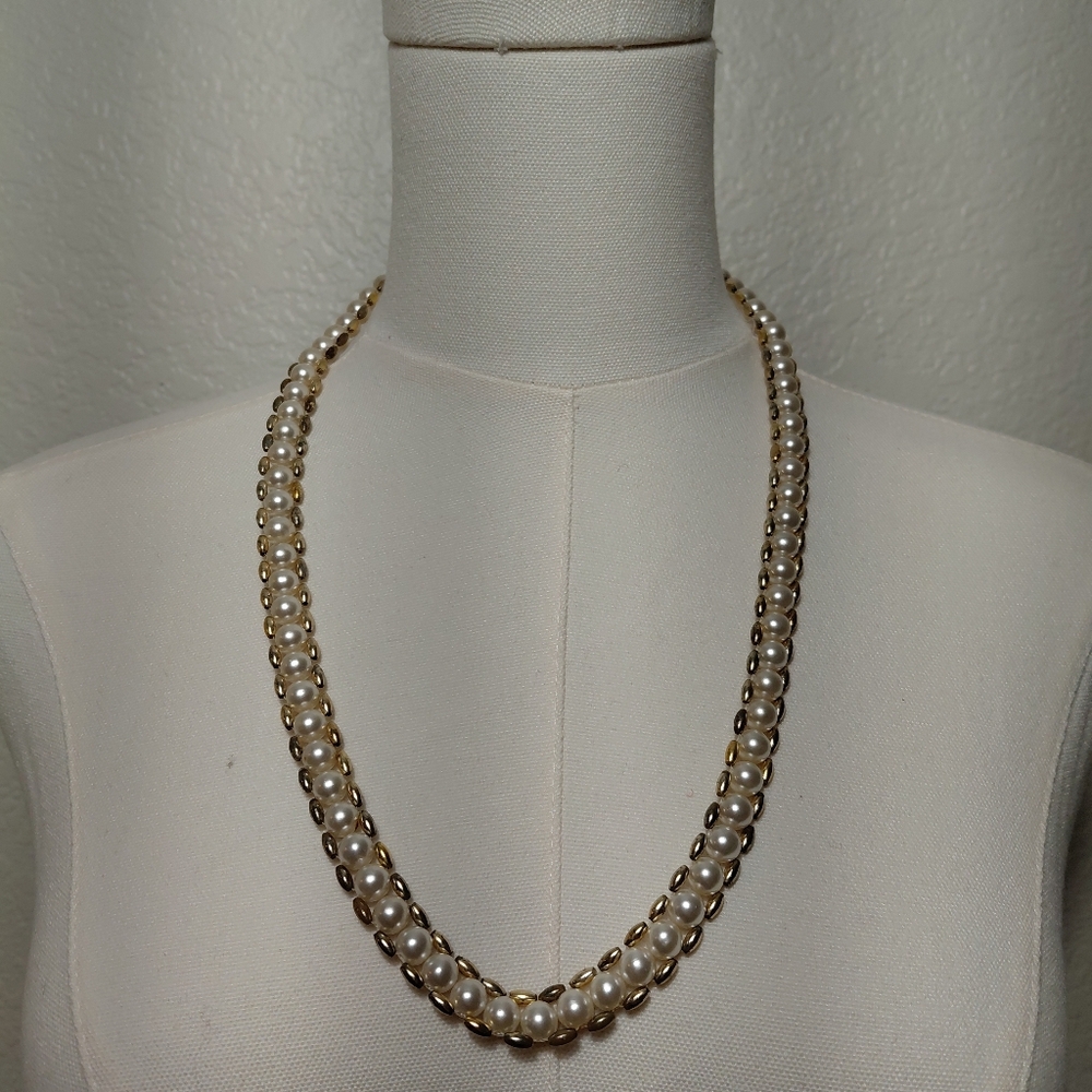 Vintage Gold Tone & Pearl Statement Necklace – Classic Elegance